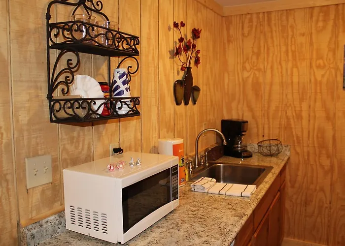 Shawnee Trails Lodging & Suites