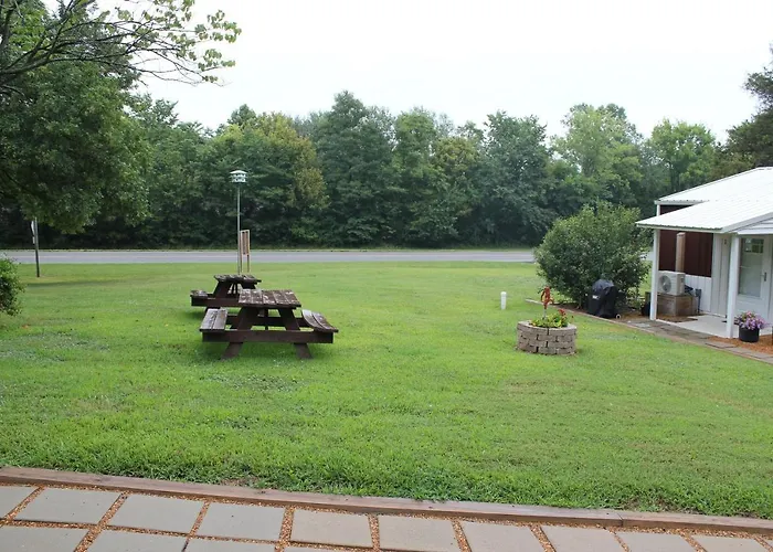 Shawnee Trails Lodging & Suites Lodge Goreville