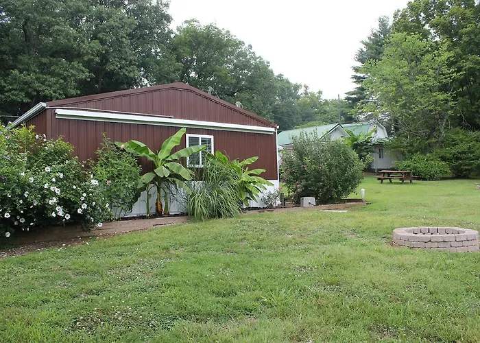 Lodge Shawnee Trails Lodging & Suites