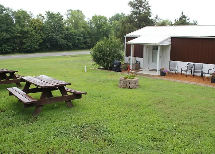 Shawnee Trails Lodging & Suites Lodge