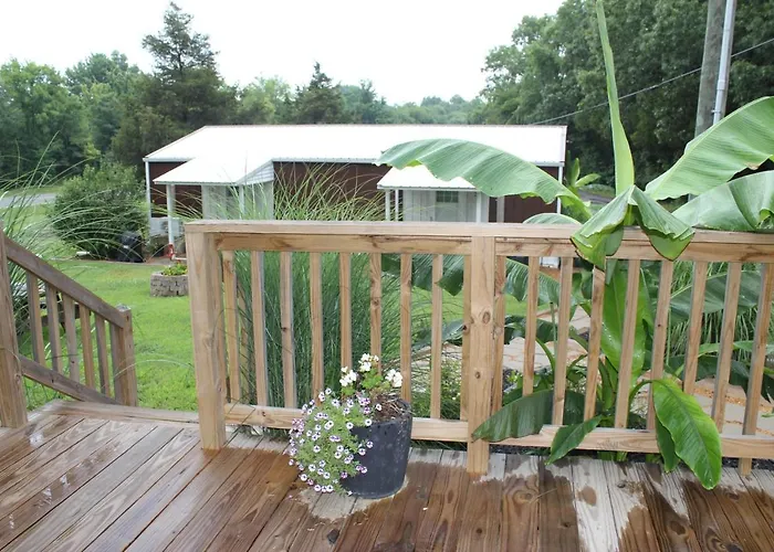 Shawnee Trails Lodging & Suites Lodge