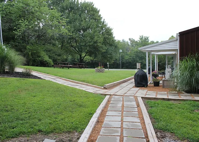 Shawnee Trails Lodging & Suites *