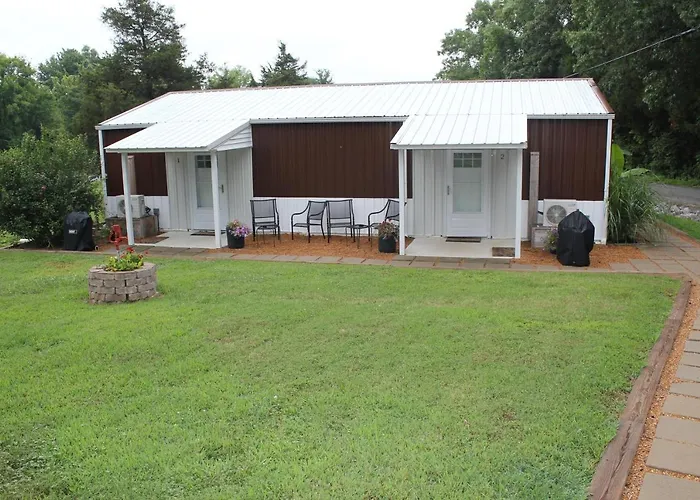 Shawnee Trails Lodging & Suites