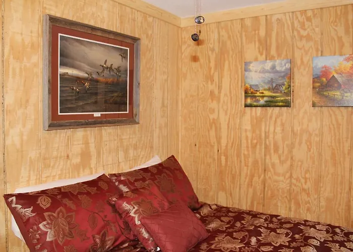 Shawnee Trails Lodging & Suites Lodge