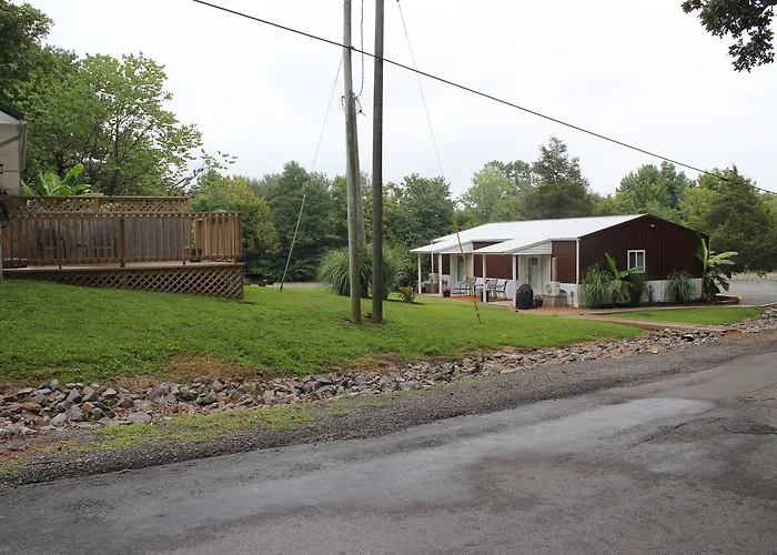 Lodge Shawnee Trails Lodging & Suites *